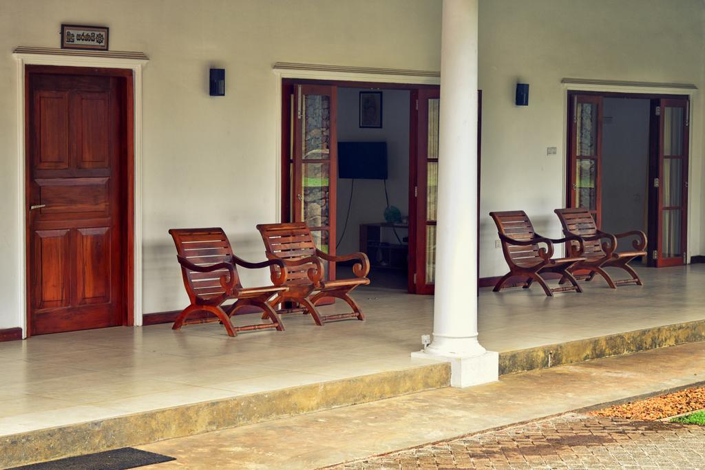 Appartement Volunteer Ceylon à Ratnapura Extérieur photo
